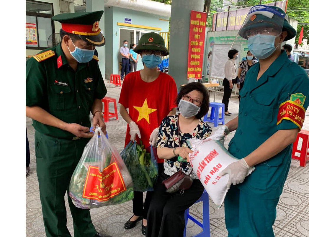 Lan tỏa yêu thương, ấm tình quân dân trong đại dịch